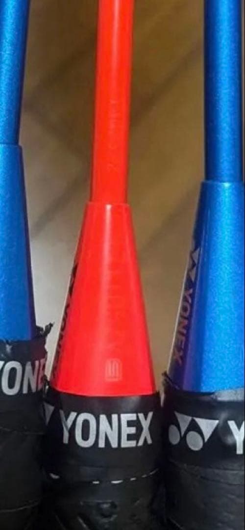 4ug5 アストロクス77 オレンジ　桃田　バドミントンラケット　ヨネックス