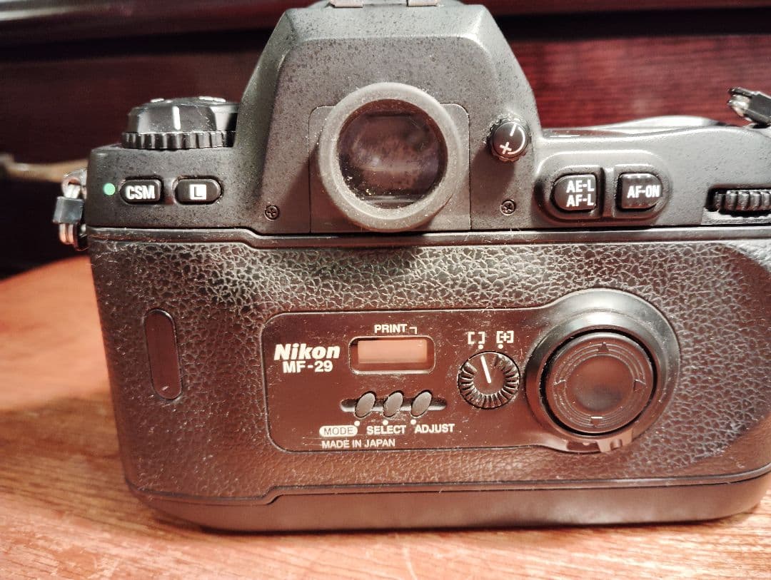 Nikonf100 本体のみ