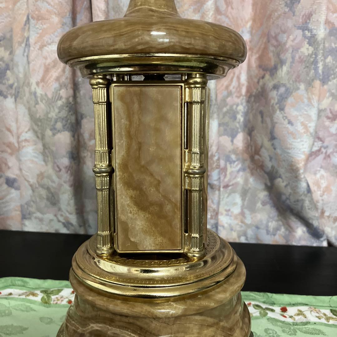 イタリア製オルゴール付き大理石シガレットケース葉巻入れ（曲は「白鳥の湖」）