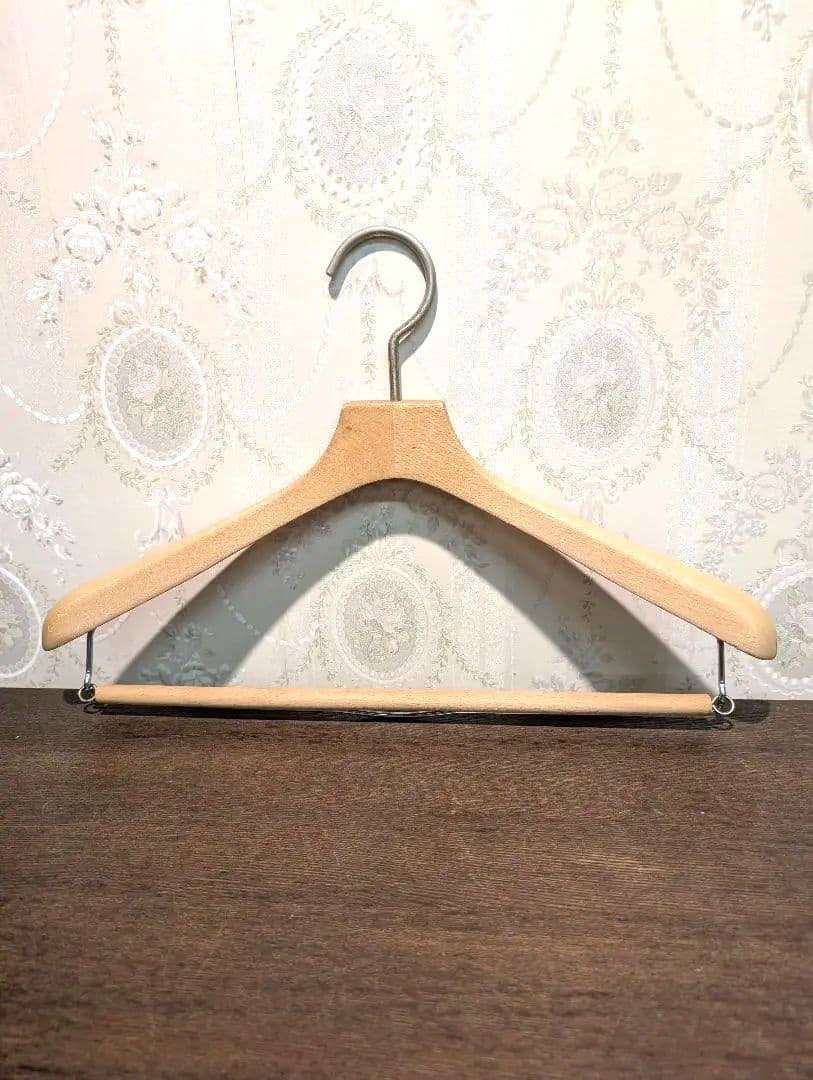 木製 無垢 コートハンガー 肩にカーブと厚みがあるタイプ 20本以上確約
