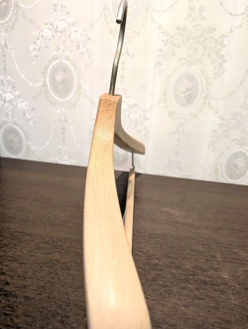 木製 無垢 コートハンガー 肩にカーブと厚みがあるタイプ 20本以上確約