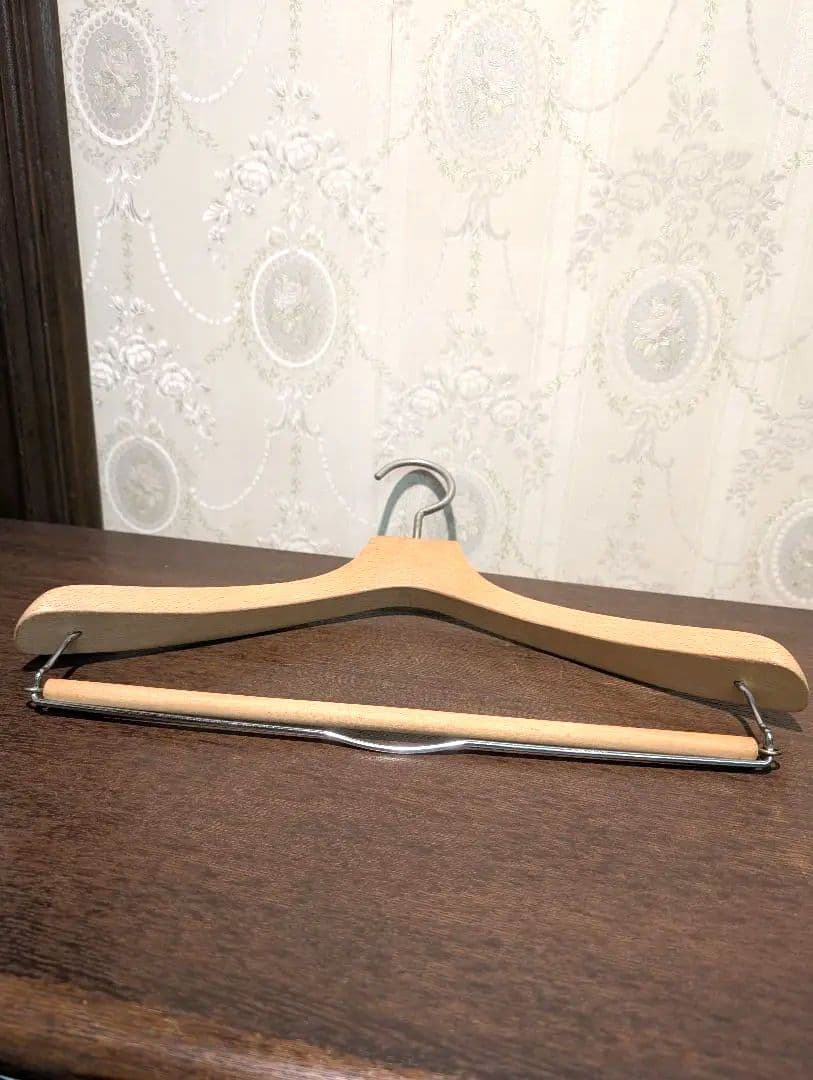 木製 無垢 コートハンガー 肩にカーブと厚みがあるタイプ 20本以上確約