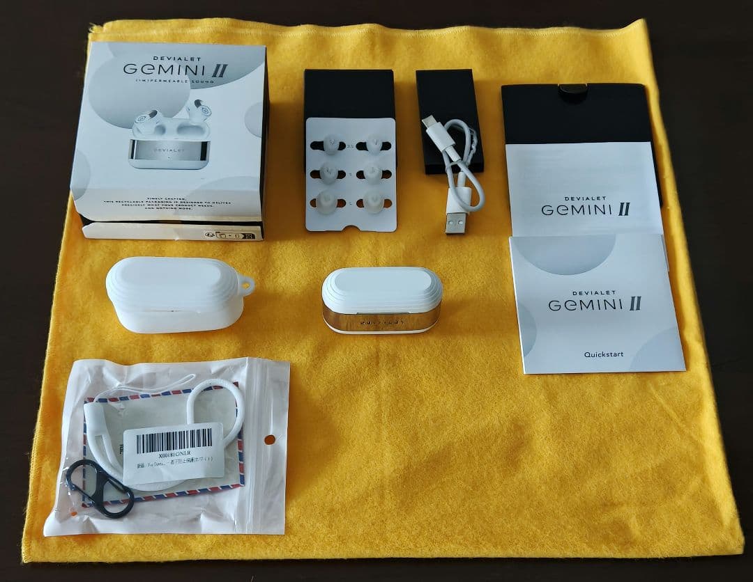 【美品】Deviaret　Gemini Ⅱ ワイヤレスイヤホン　携帯ケース付