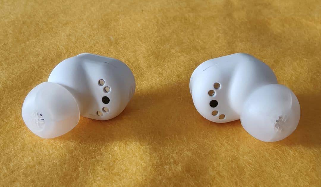 【美品】Deviaret　Gemini Ⅱ ワイヤレスイヤホン　携帯ケース付