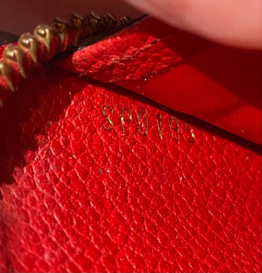 ルイヴィトン　長財布　赤