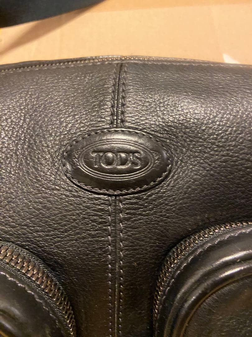 トッズ　TOD’Sショルダーバッグ　ブラック
