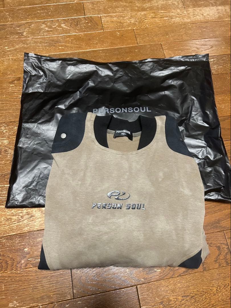 トップス PERSONSOUL