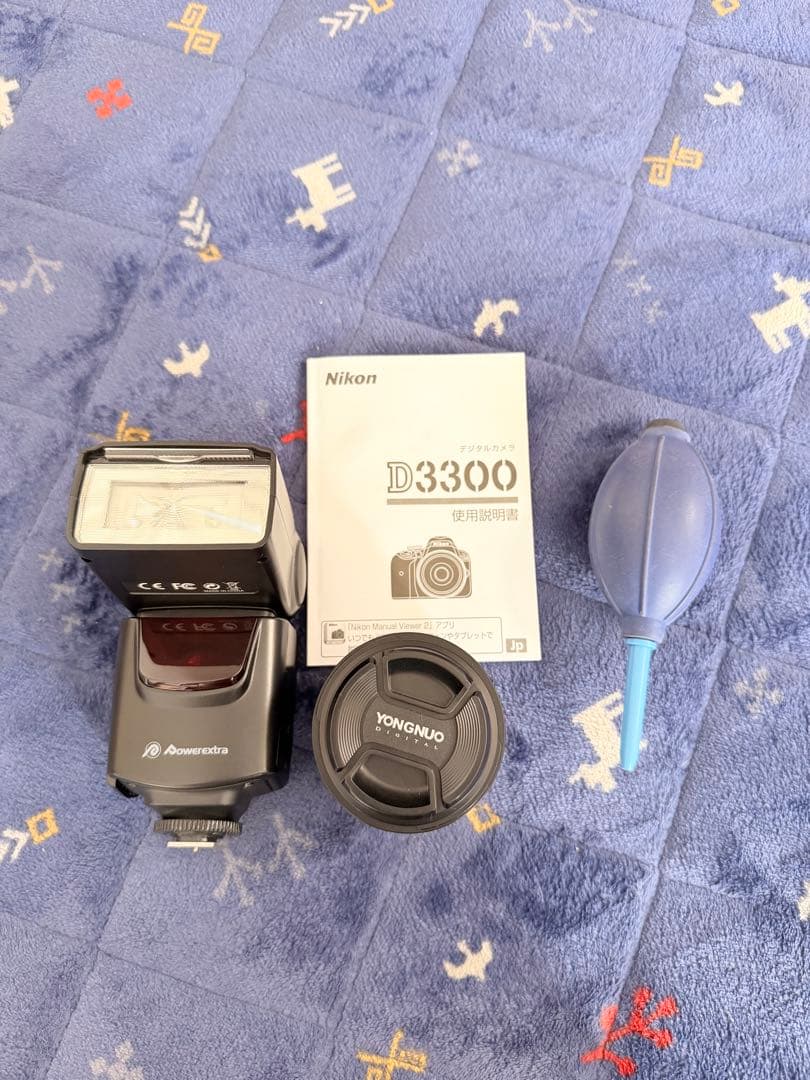 Nikon D3300 デジタル一眼レフセット　単焦点レンズ　ストロボ付き