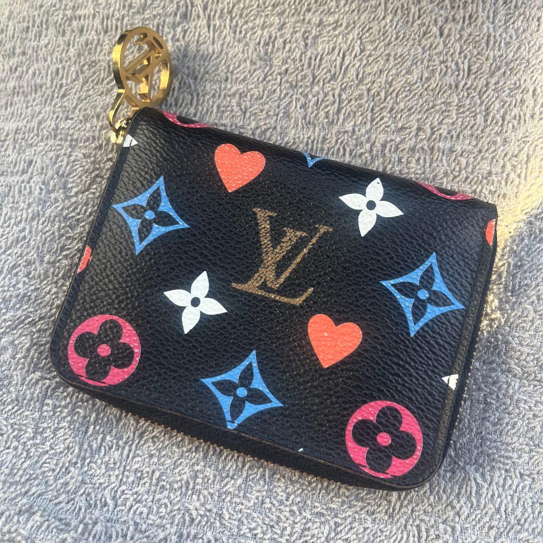 Louis Vuitton ケース モノグラム・フラワー・ハート