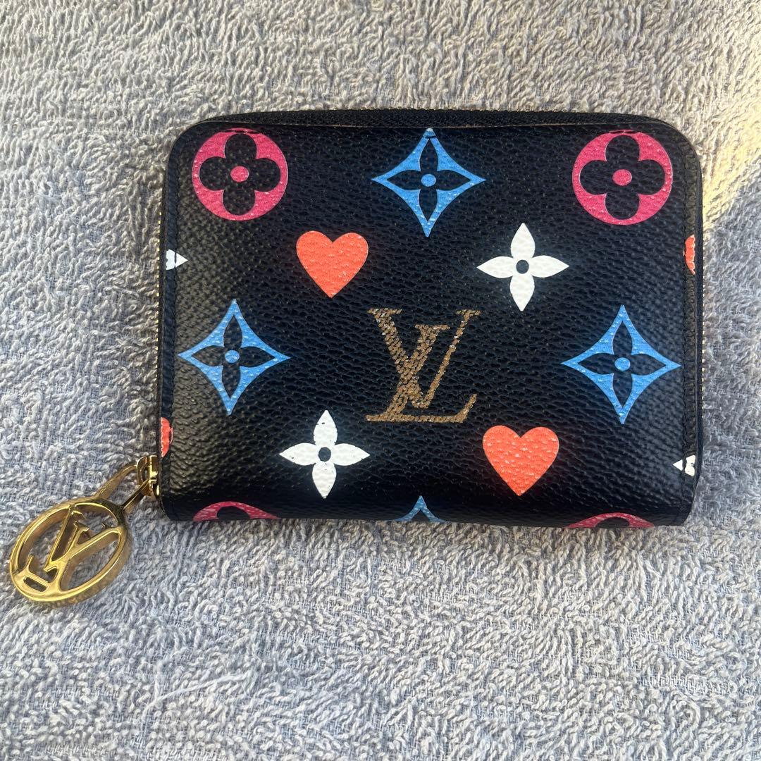 Louis Vuitton ケース モノグラム・フラワー・ハート