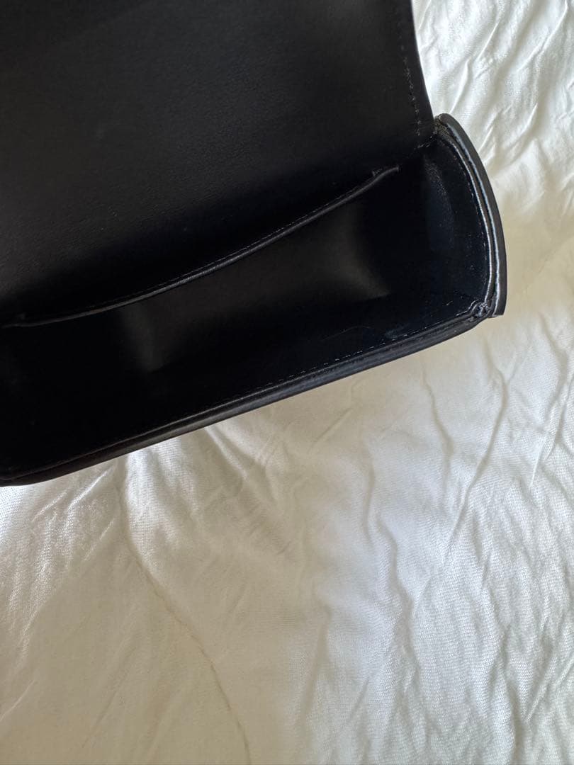 超美品21万 セリーヌ ミニバッグ チェーン クロード シャイニーカーフスキン