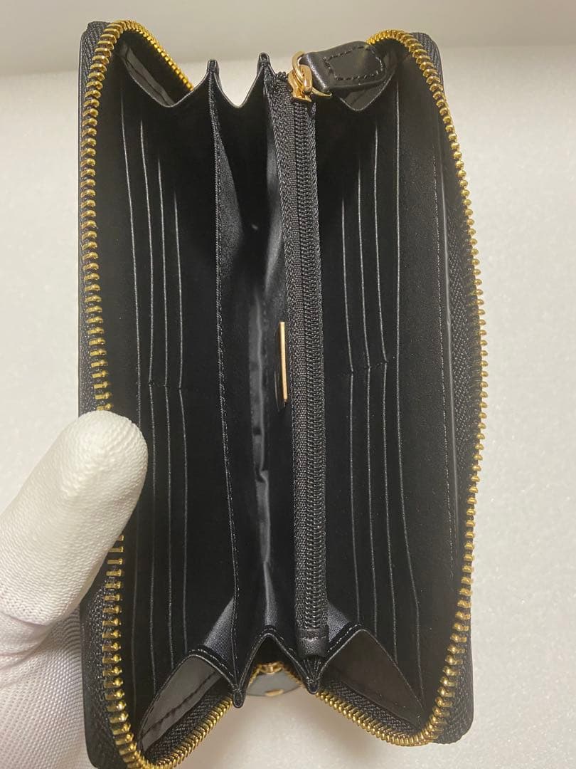 【新品未使用】ヴィヴィアンウエストウッド　ブラック長財布　955VW309