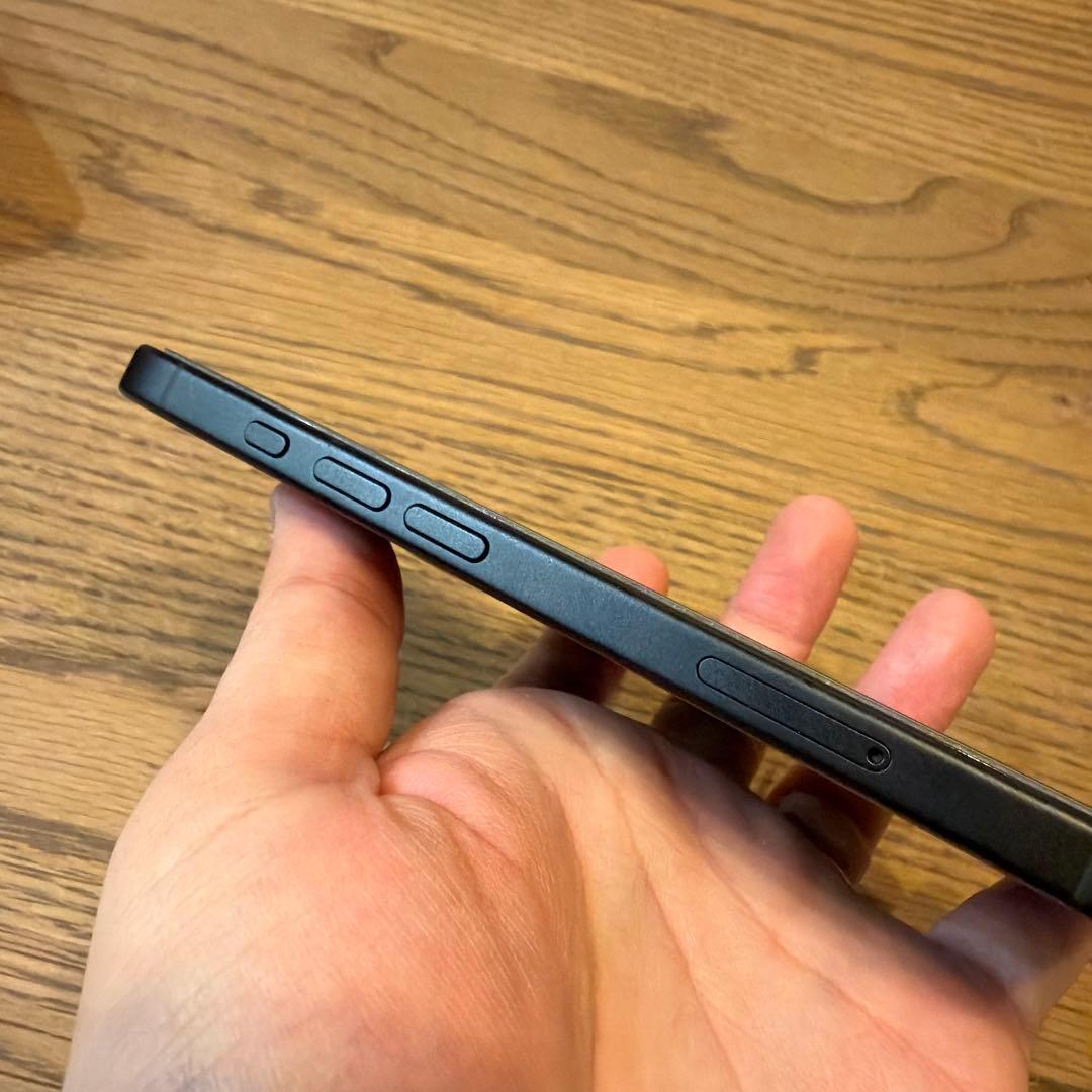 【美品】Apple iPhone 16 ブラック 256GB SIMフリー