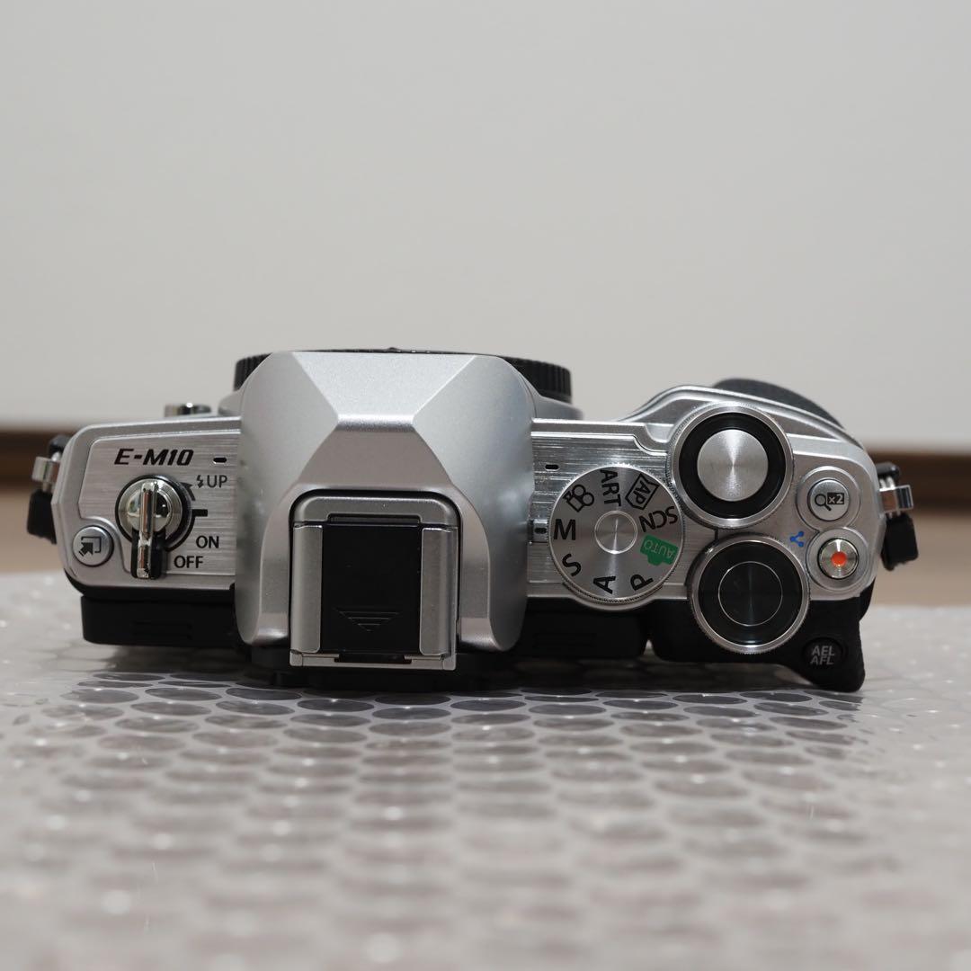 OLYMPUS OM-D E-M10 Mark IV 本体