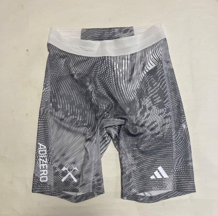 TME × ADIZERO　アディダス　ランニング