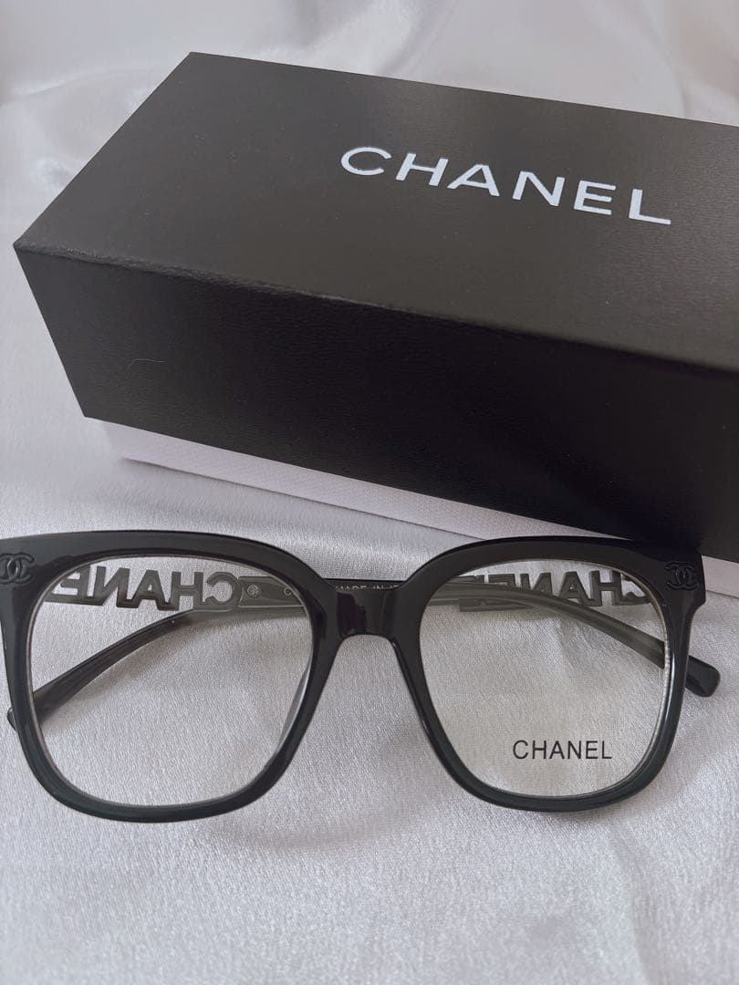 CHANEL ノベルティーブラック スクエアフレーム眼鏡