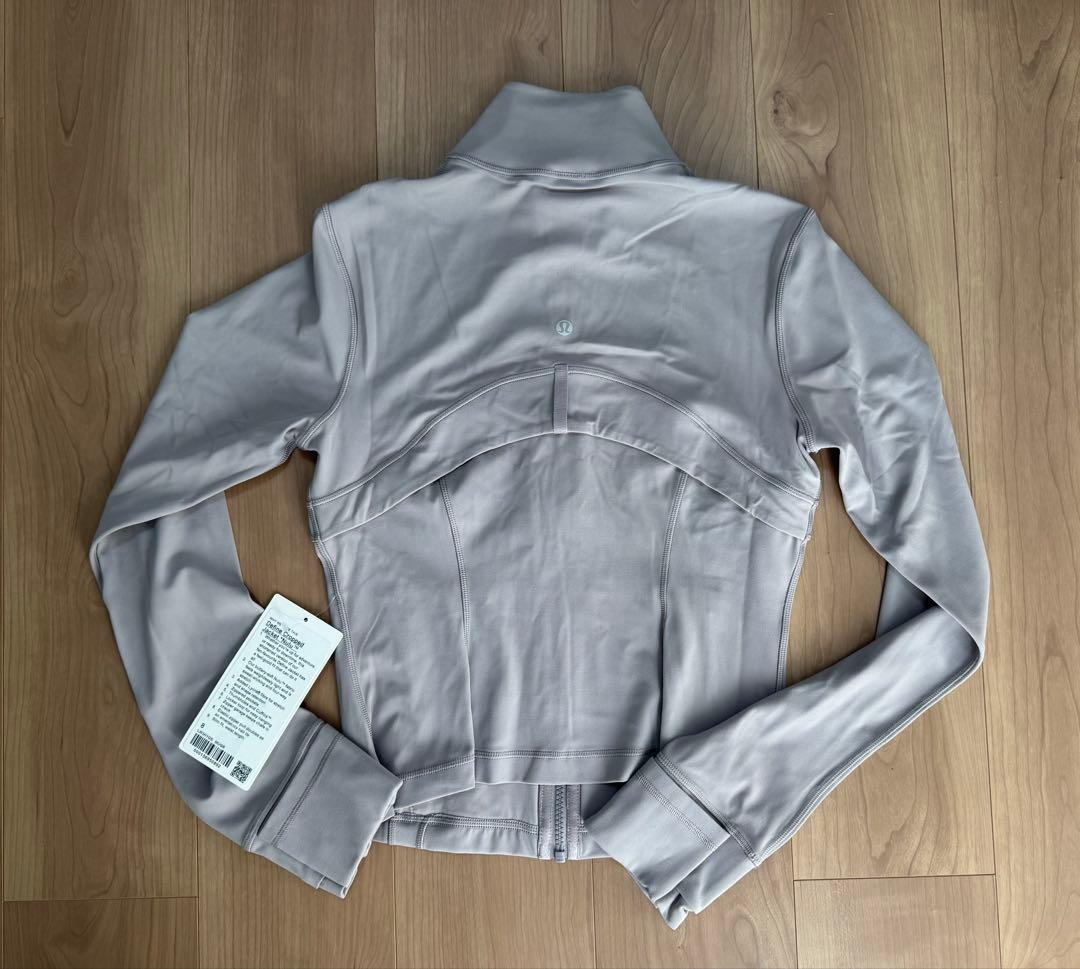 ルルレモンDefine クロップジャケット*Nulu サイズ8(新品タッグ付き)