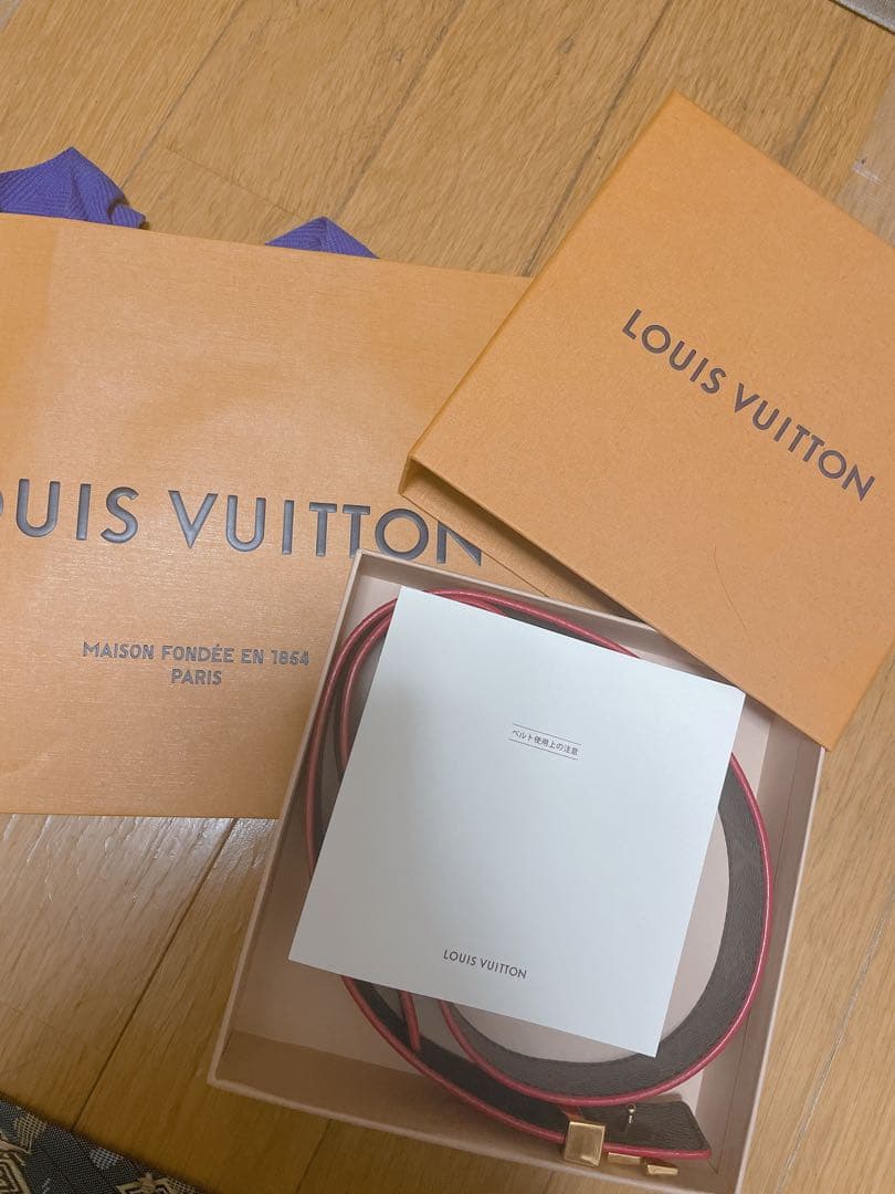 ルイヴィトン　ベルト・LV イニシャル 30MM リバーシブル75