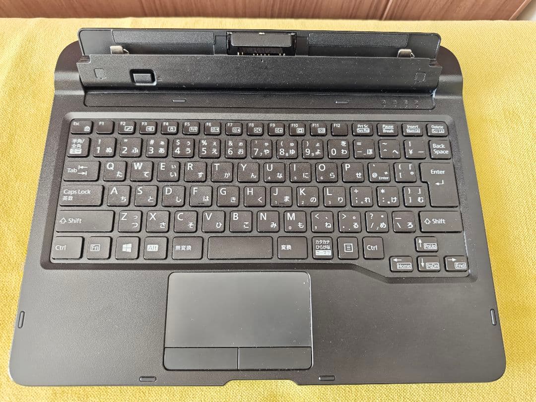 富士通 LIFEBOOK Q7311/FB（2022年モデル）i5 / 8GB