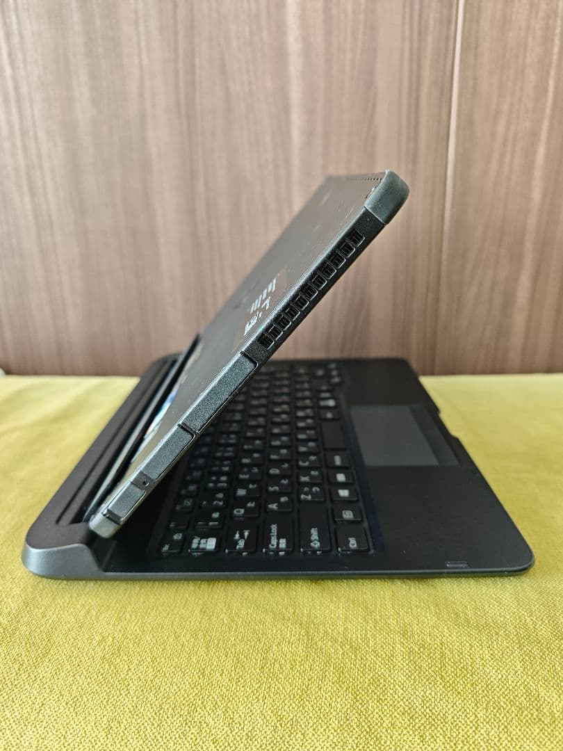 富士通 LIFEBOOK Q7311/FB（2022年モデル）i5 / 8GB