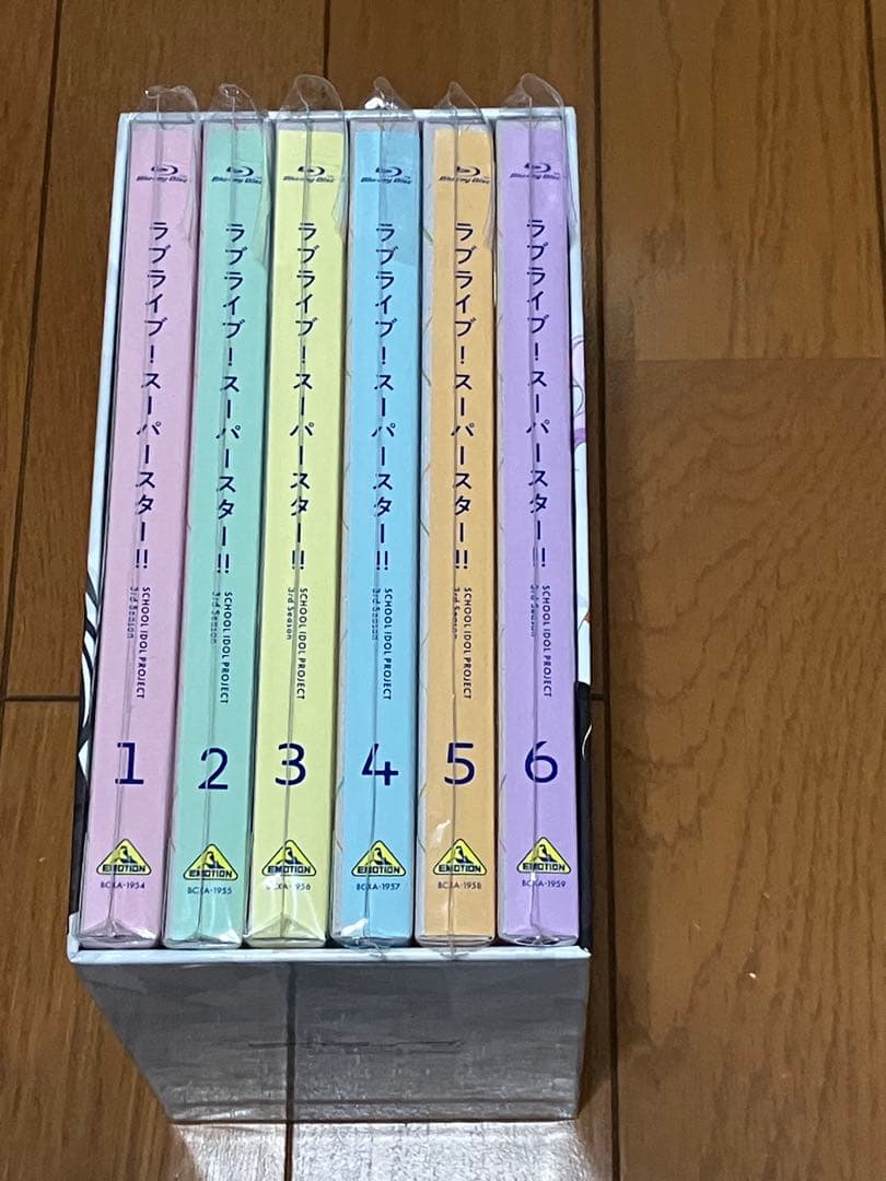 ラブライブ！スーパースター!! 3期Blu-ray全巻+収納BOX+購入特典数個