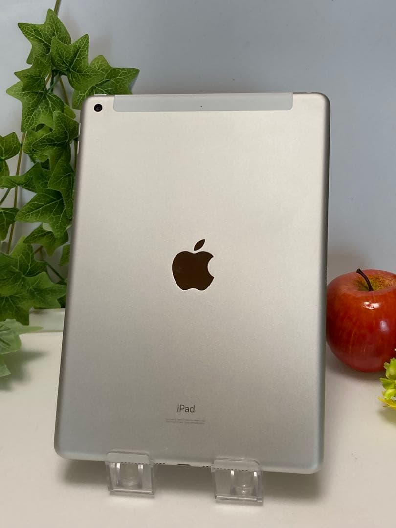 Apple iPad 第7世代（SIMフリー版）32GB バッテリー99%⭐️