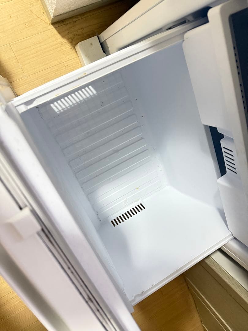 MR-C33G-W 3ドア冷蔵庫 Cシリーズ (330L・右開き)