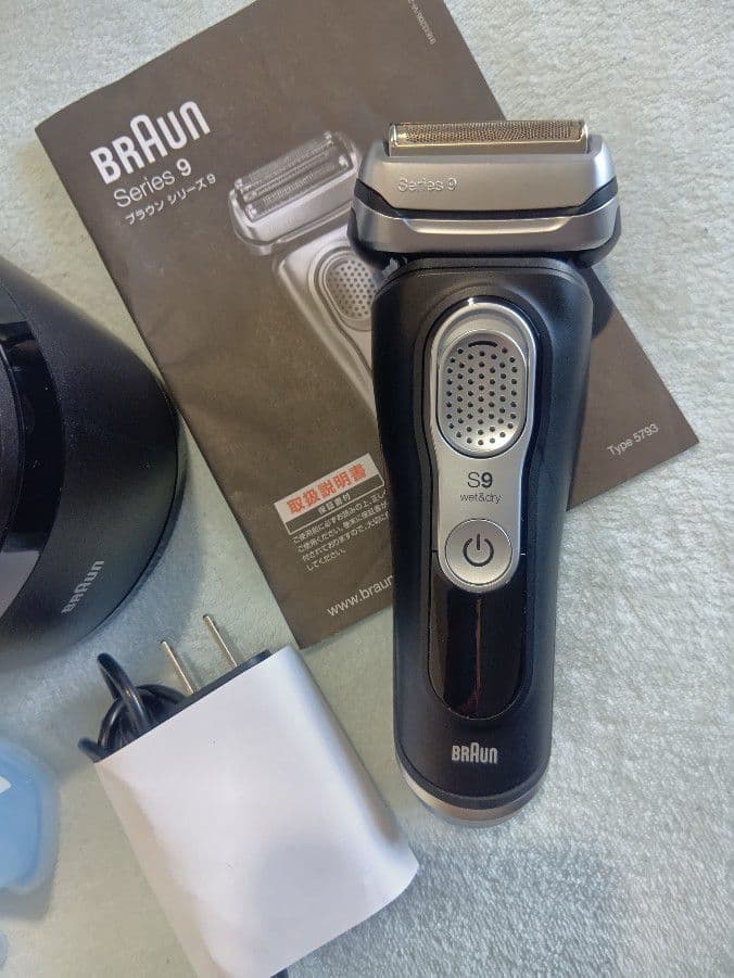 ブラウン最高峰Series9 S9 9360cc 洗浄器付き 新品未使用❣️