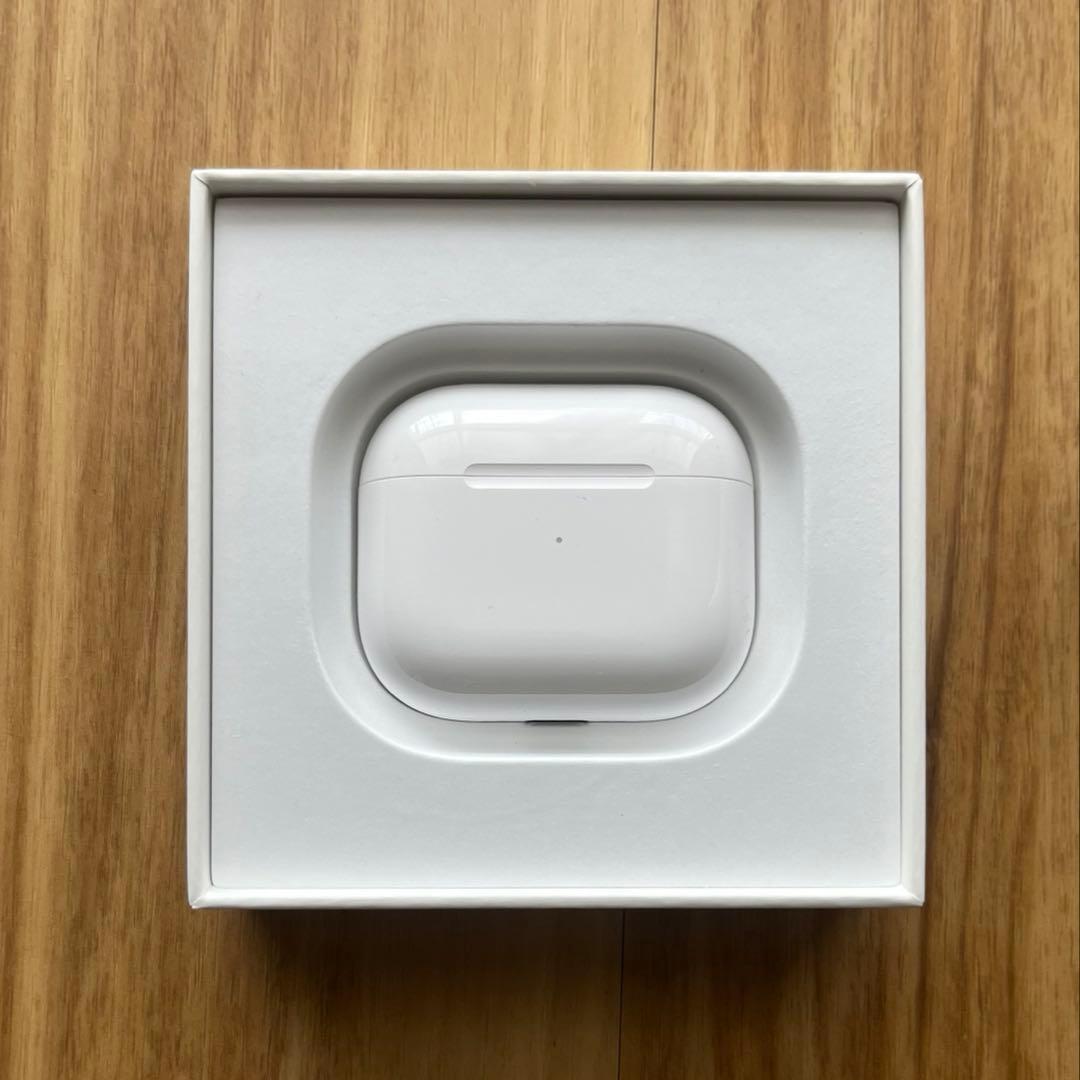 Apple AirPods 3 第3世代 ワイヤレスイヤホン 保護ケース付き