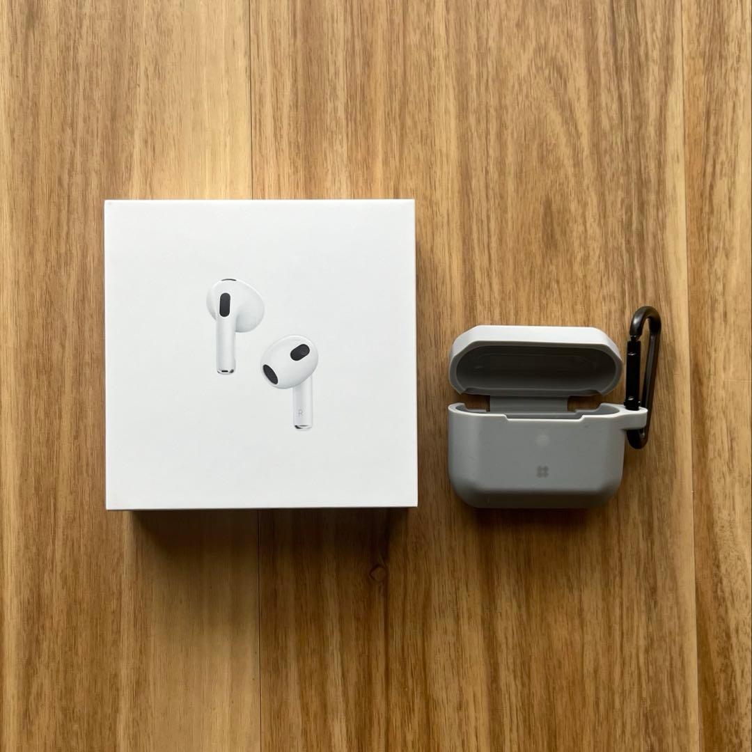 Apple AirPods 3 第3世代 ワイヤレスイヤホン 保護ケース付き