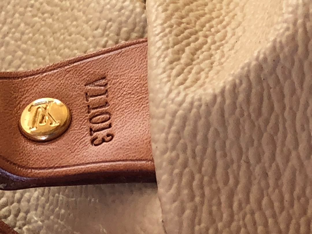 LOUIS VUITTON モノグラムバッグ