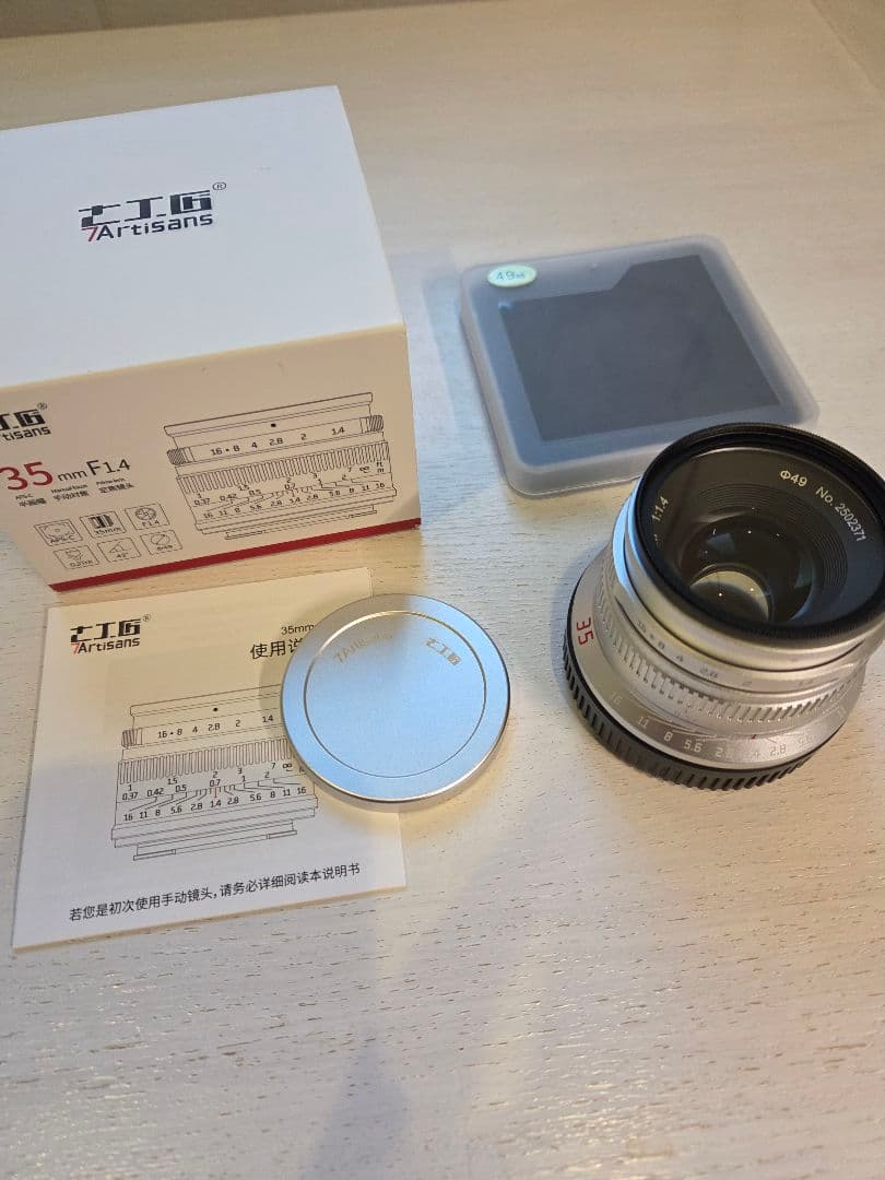 7Artisans 35mm F1.4 単焦点レンズ RFマウント　シルバー