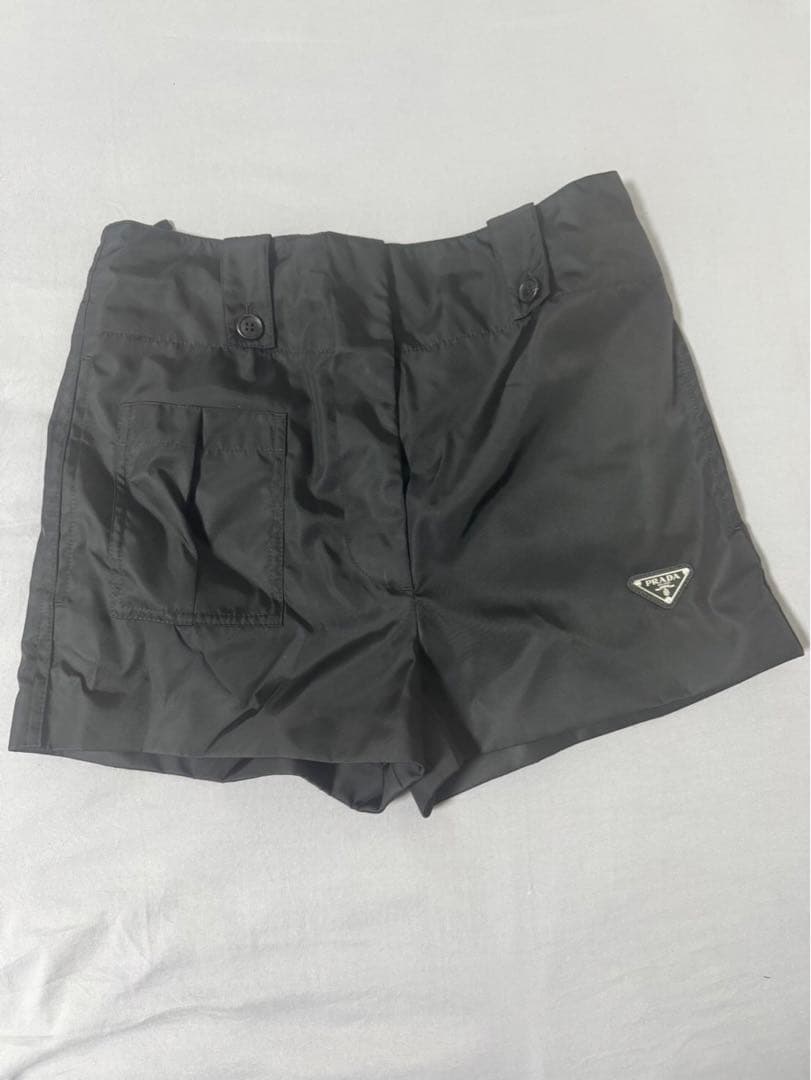 新品未使用品 PRADA Re-Nylon ショートパンツ 38サイズ