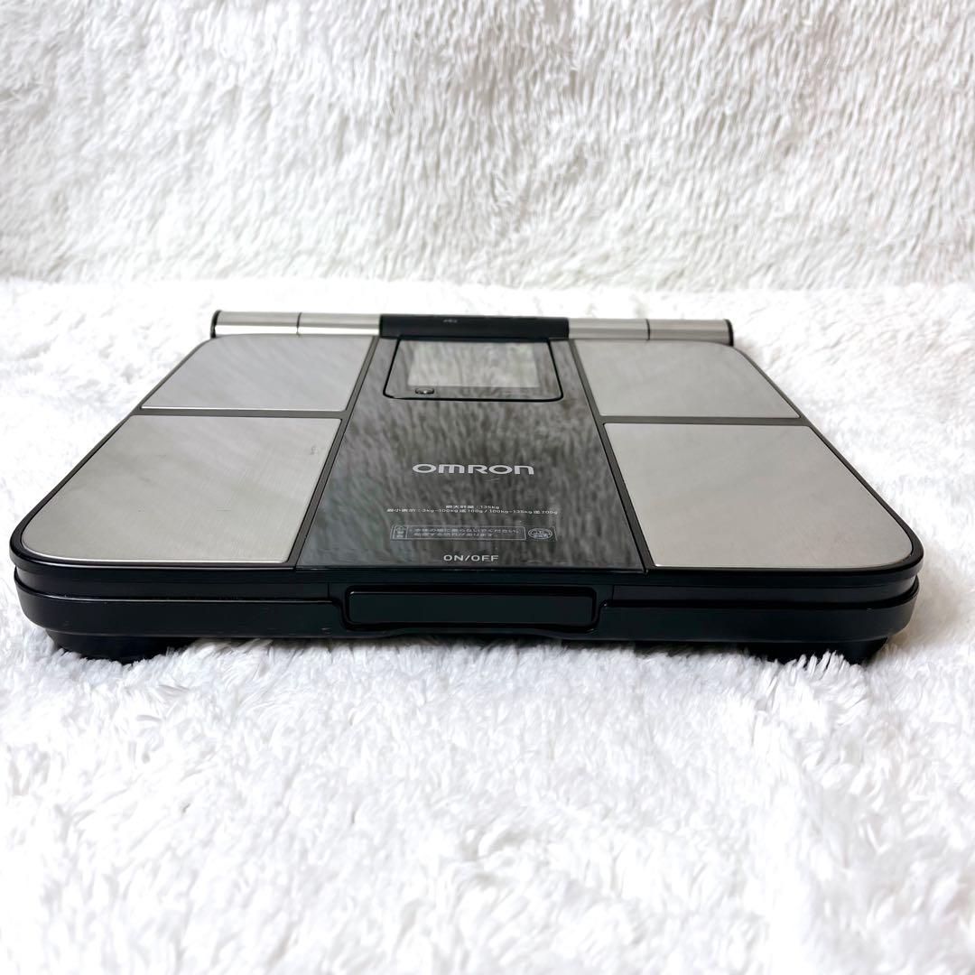 OMRON 体脂肪計・体組成計 KRD-703T