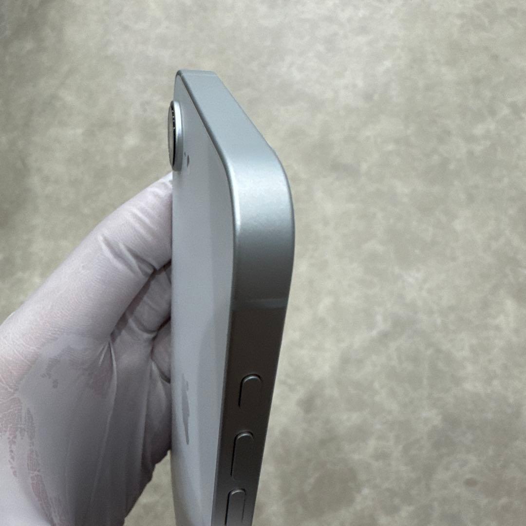 【極美品】Apple iPhone 16e 128GB