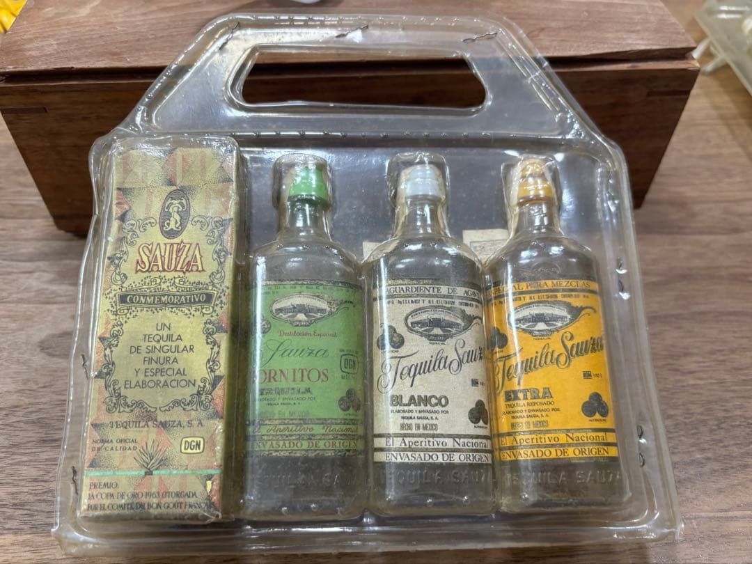 ミニチュアボトルセット　テキーラ 　サウザ　SAUZA