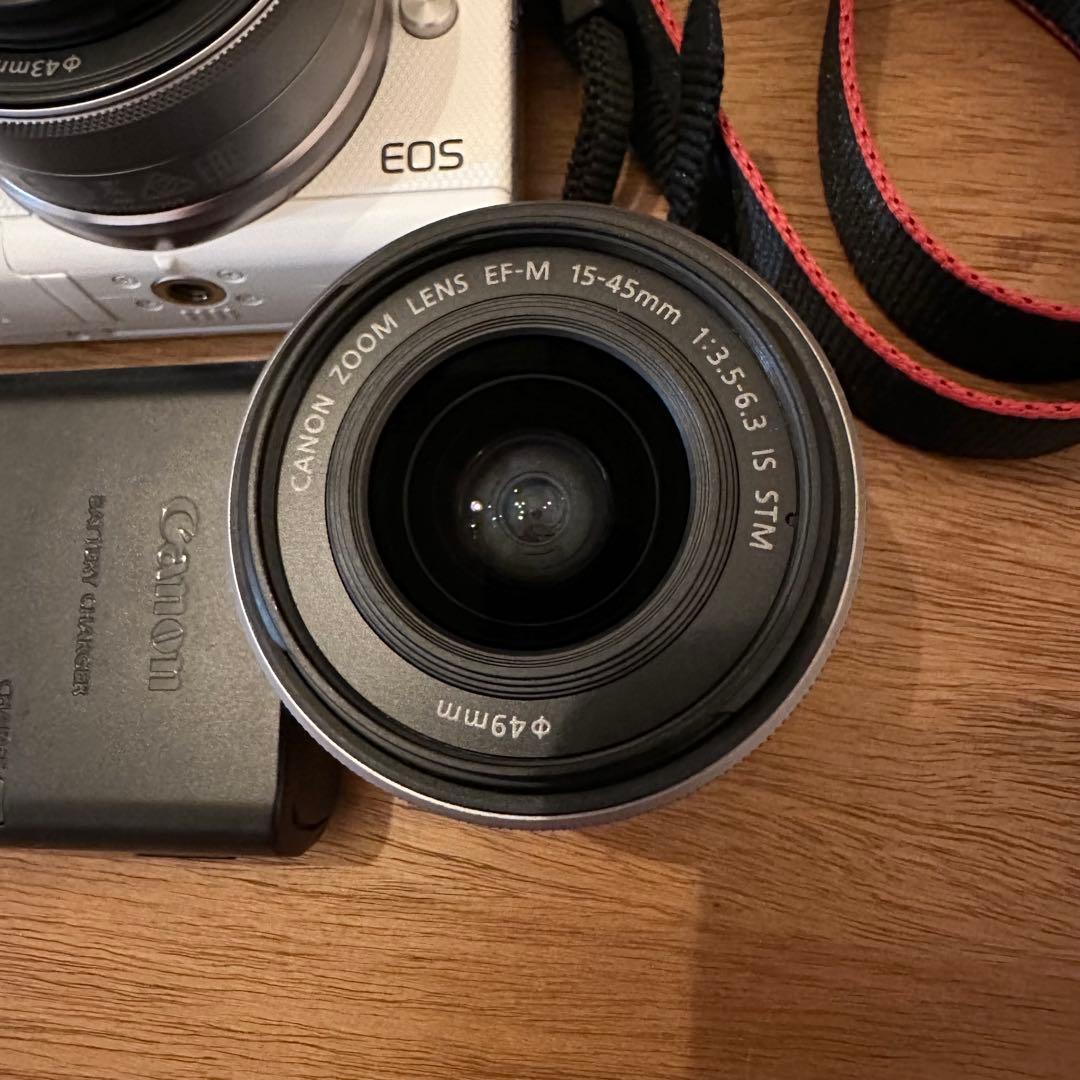 Canon EOS M100 ダブルレンズキット　ホワイト