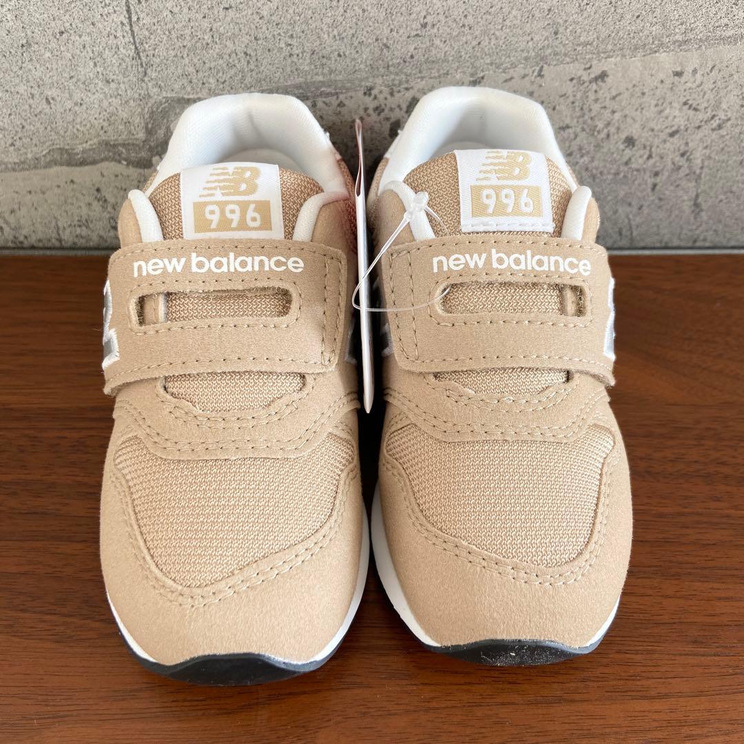 【新品】13.5センチ ベージュ ニューバランス スニーカー キッズ
