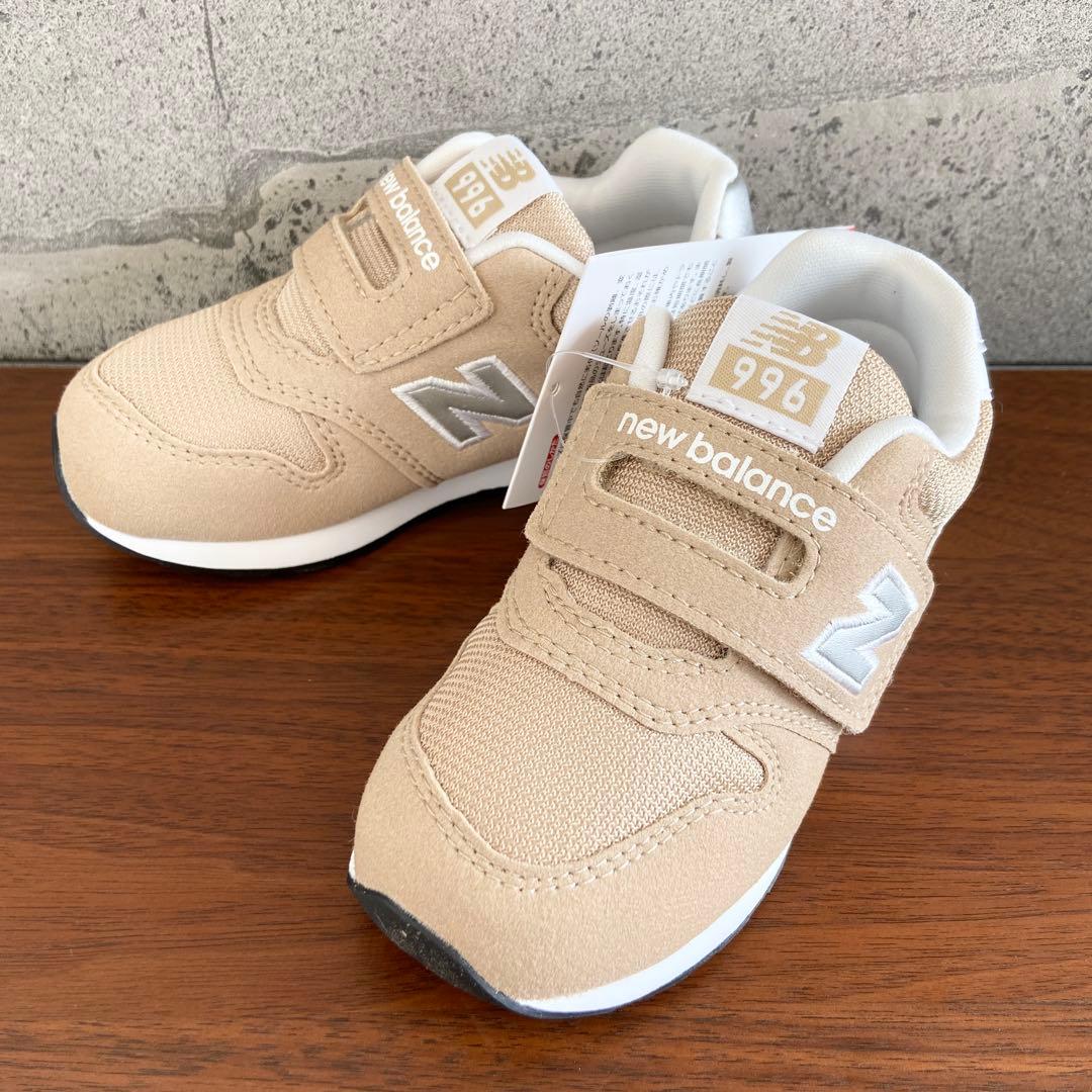【新品】13.5センチ ベージュ ニューバランス スニーカー キッズ