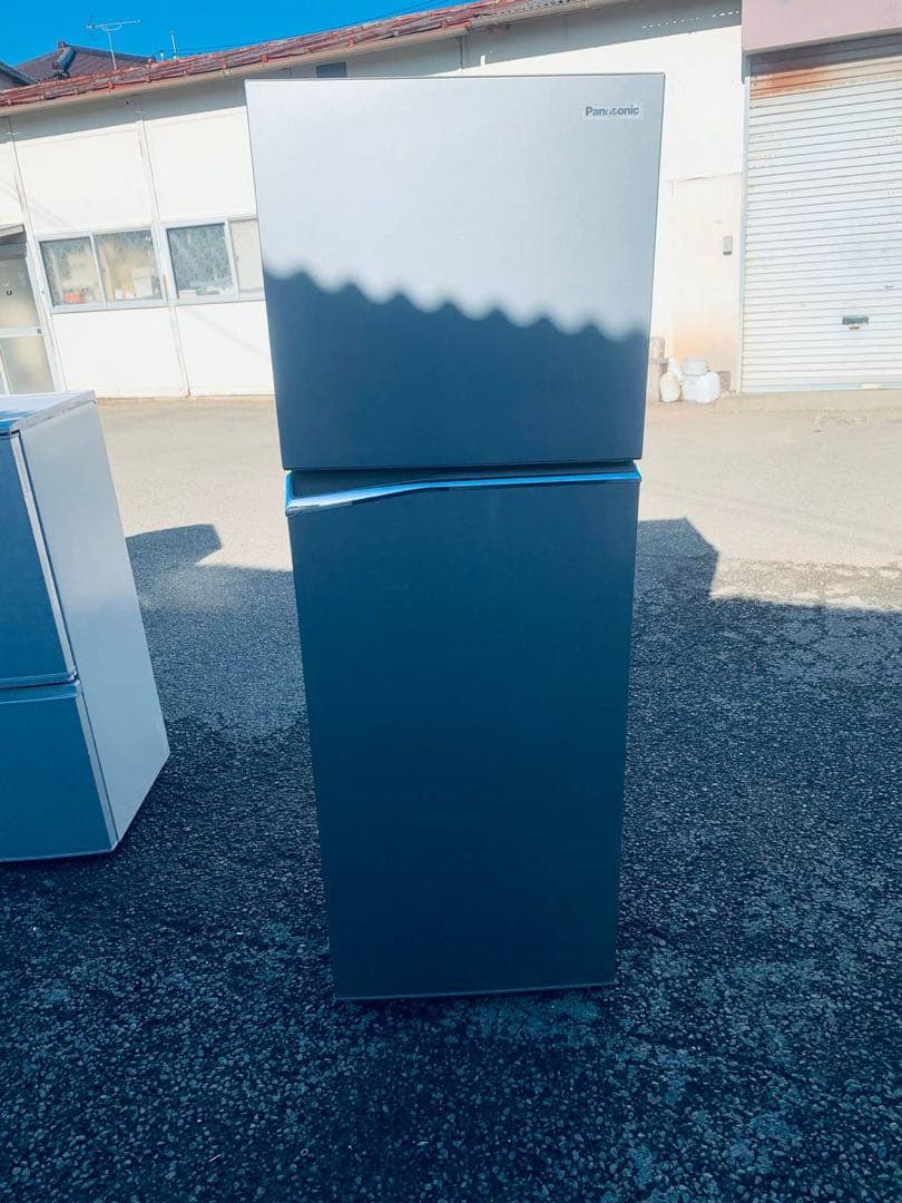 送料設置無料　Panasonic ノンフロン冷凍冷蔵庫　NR-B251T-SS
