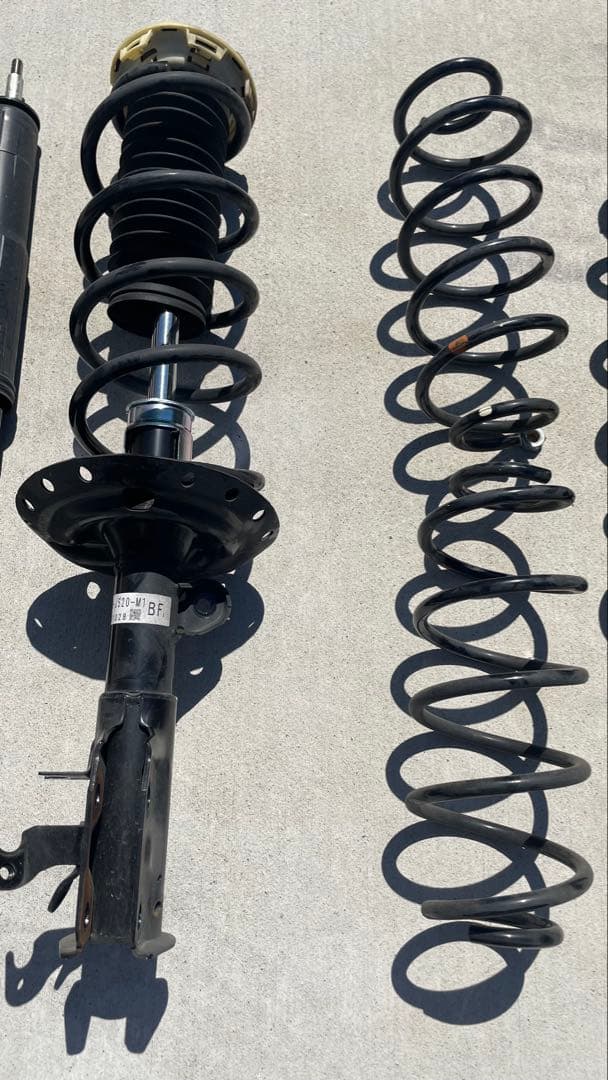 ホンダ　フィット　RS 純正サス
