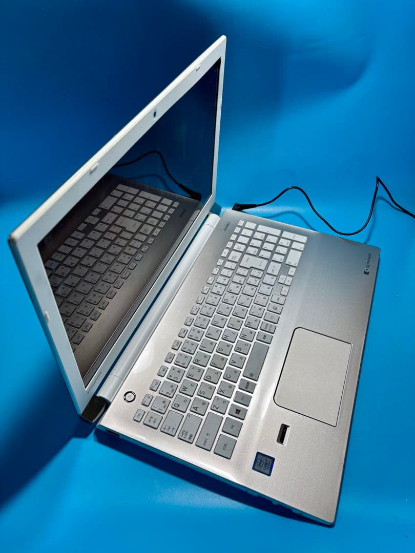 東芝 dynabook T75/DG i7 7500U SSD2TB 16GB