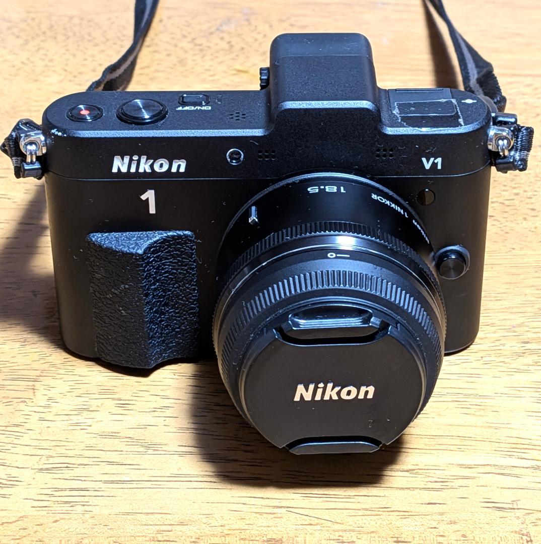 Nikon 1 V1 ＋ 1NIKKOR18,5単焦点レンズ＋レンズフード