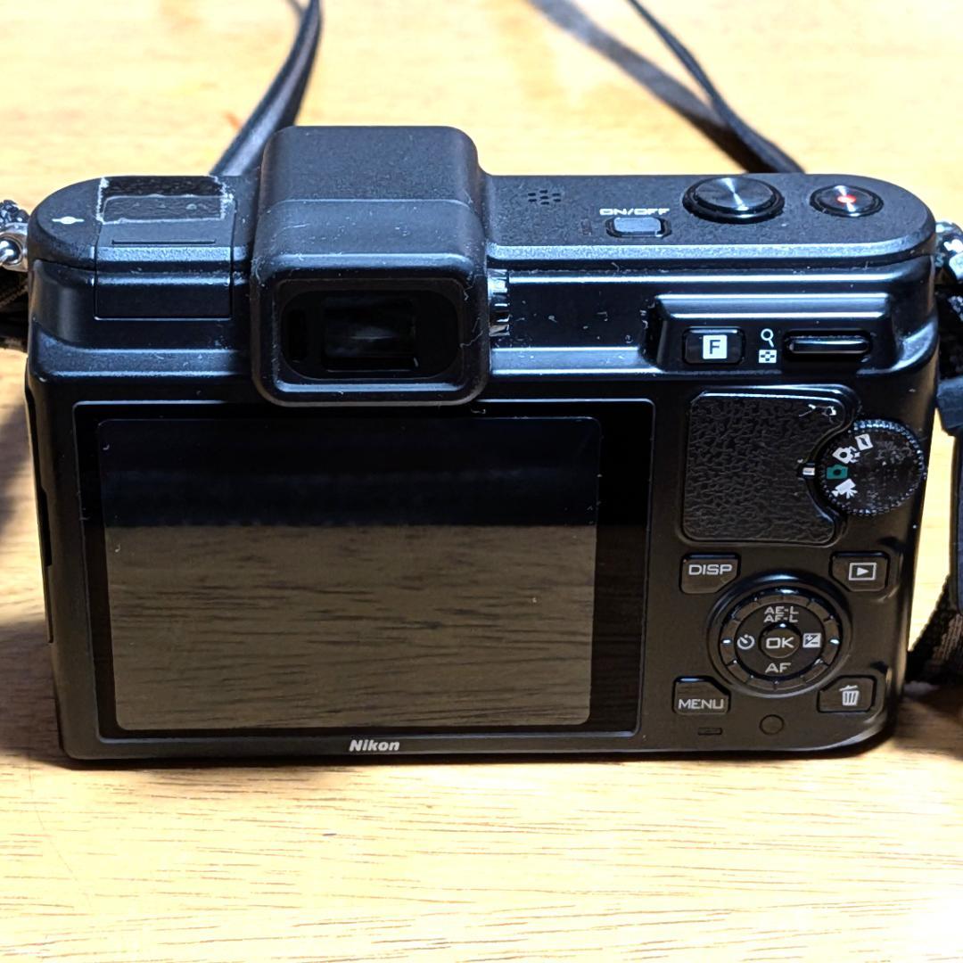 Nikon 1 V1 ＋ 1NIKKOR18,5単焦点レンズ＋レンズフード