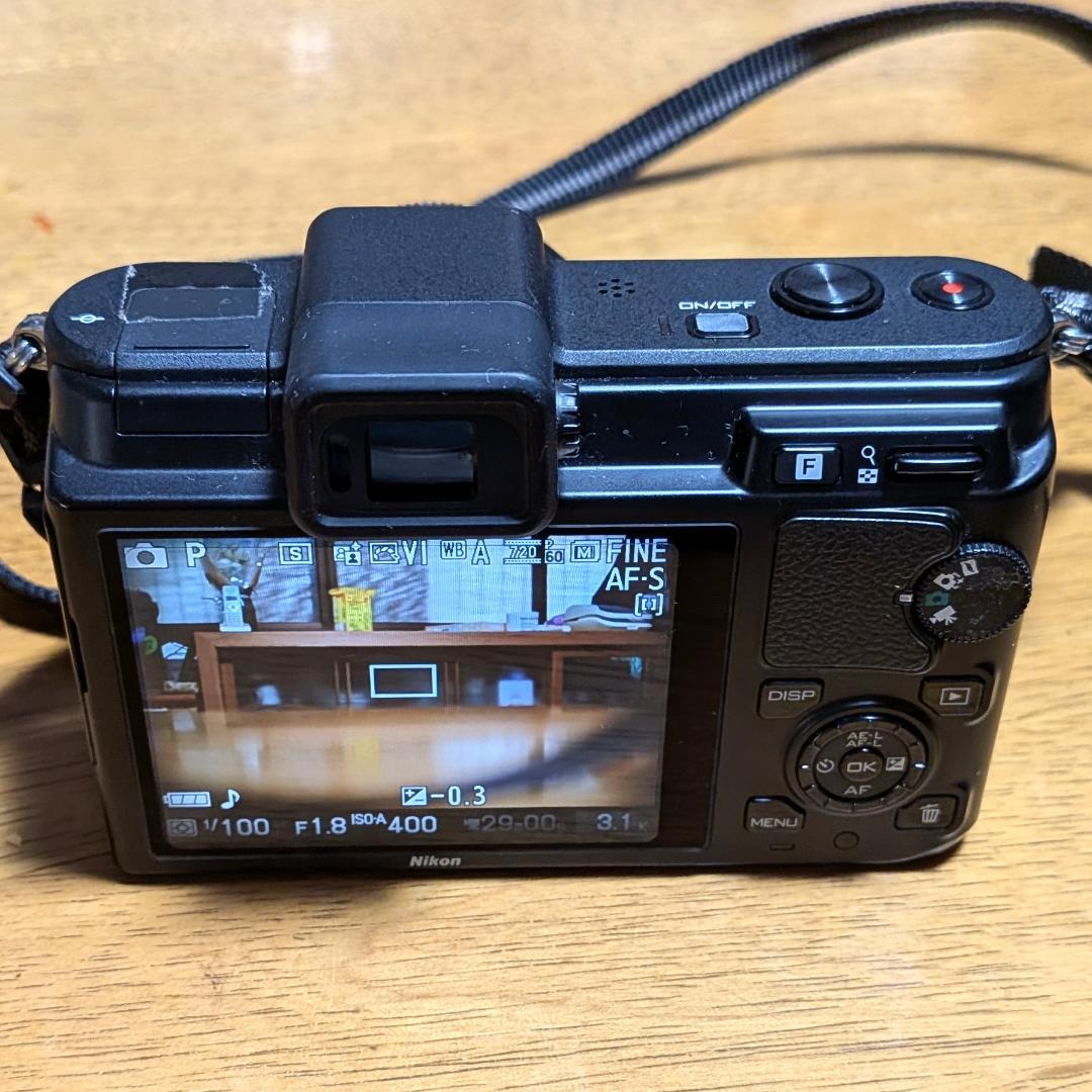 Nikon 1 V1 ＋ 1NIKKOR18,5単焦点レンズ＋レンズフード