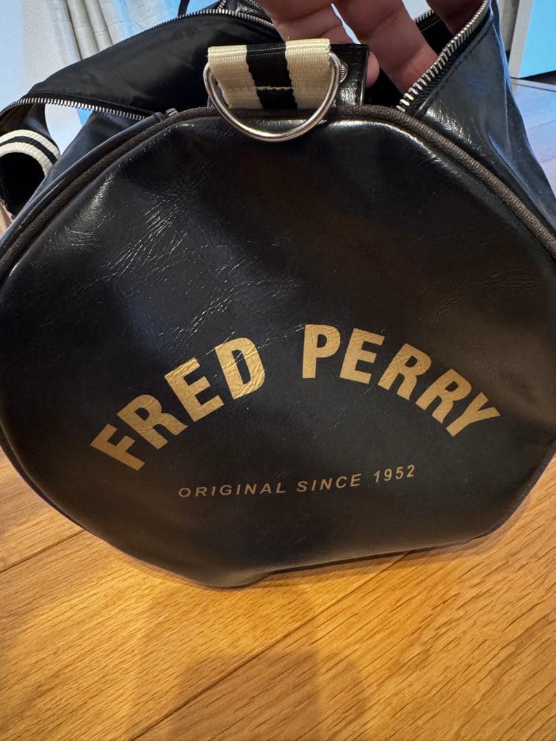 FRED PERRY ドラムバッグ ゴールド＆ブラック