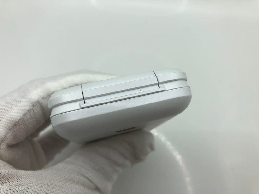 【SIMロック解除済 】au GRATINA KYF42 ホワイト