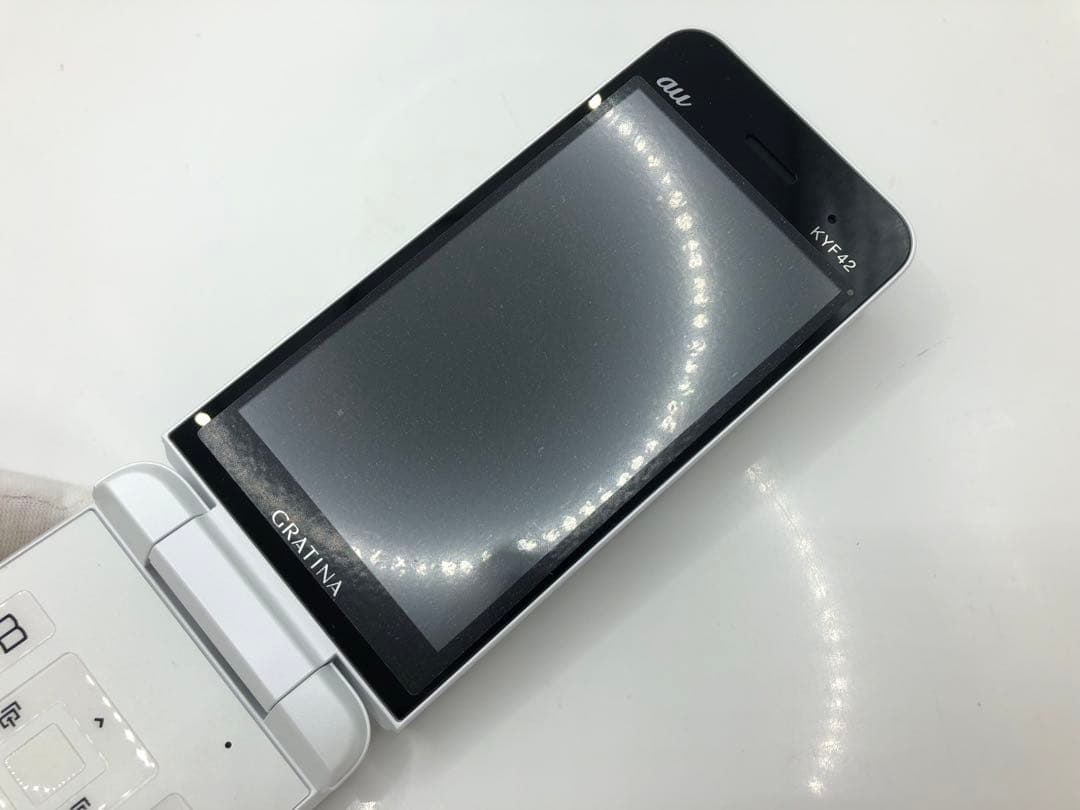 【SIMロック解除済 】au GRATINA KYF42 ホワイト