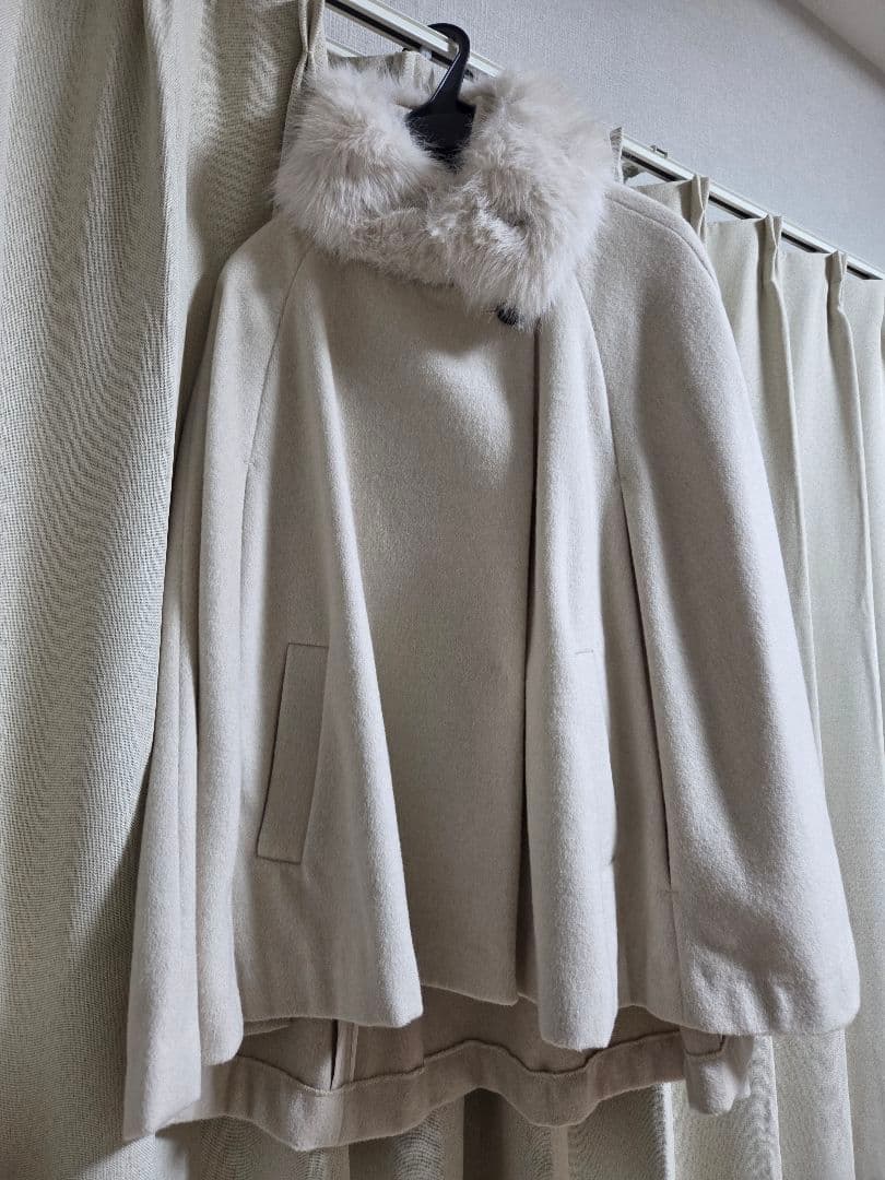 [ポピ]ショートケープコート