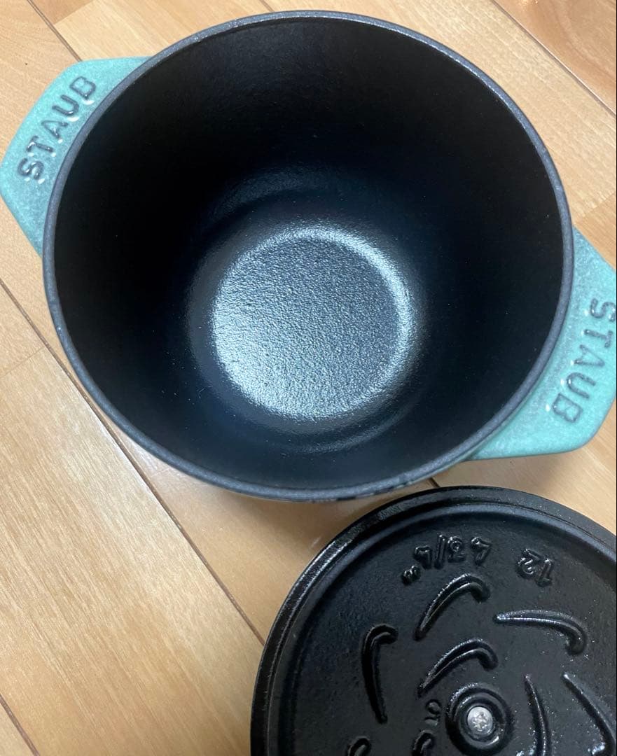STAUB ラ・ココット de GOHAN セージグリーン